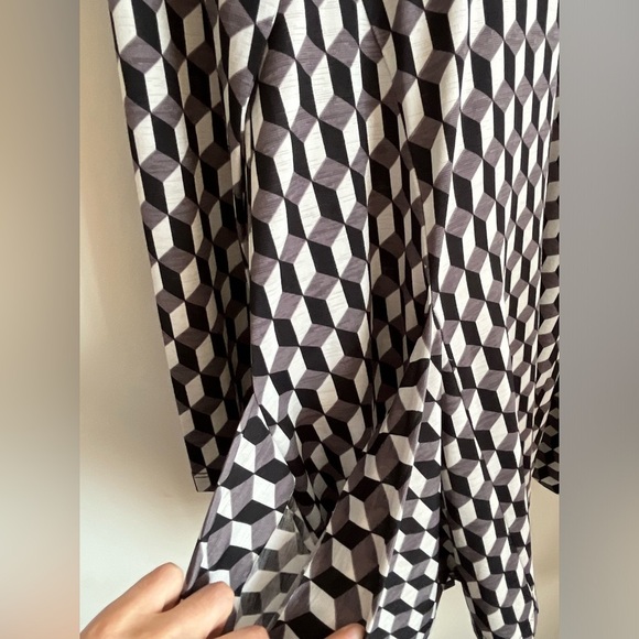 Comfy USA Geometric Cowl neck Large Pocket Top Size S - Picture 5 of 10